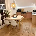 Apartment Chausseestraße App 02 *