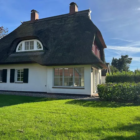 Chausseestrasse App 02 Daire Born