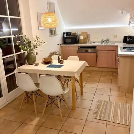 Apartment Chausseestraße App 02 *